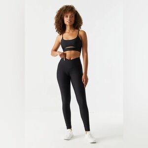 2/$20🍁Sommer Ray | Crossover waist butt lift legging (S)